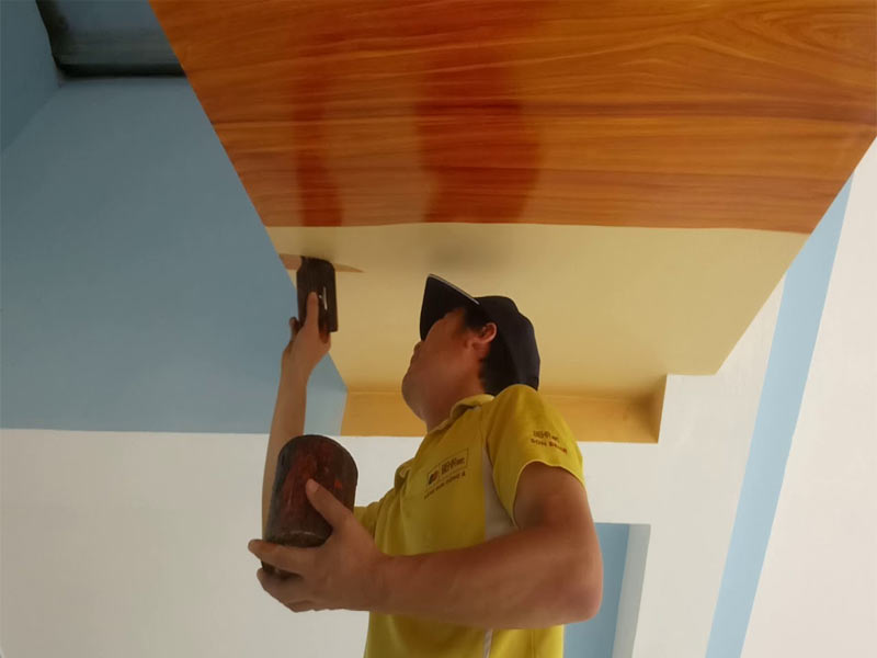 Dịch vụ sơn sơn giả gỗ trần và tường nhà