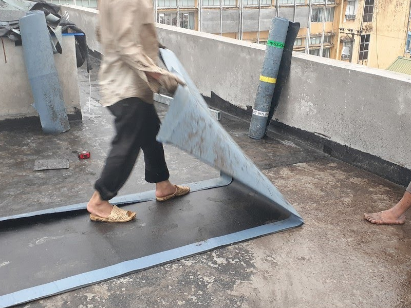 Chống thấm sàn mái bằng bitum dán