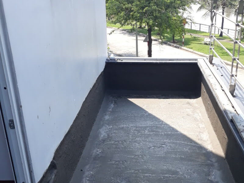 Tại sao cần chống thấm ban công?