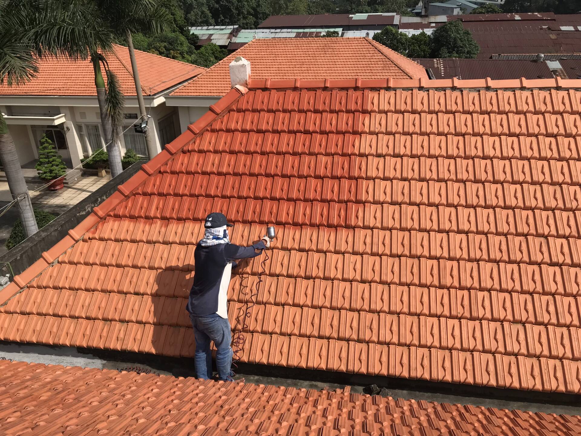 Nguyên nhân gây ra tình trạng thấm dột mái ngói