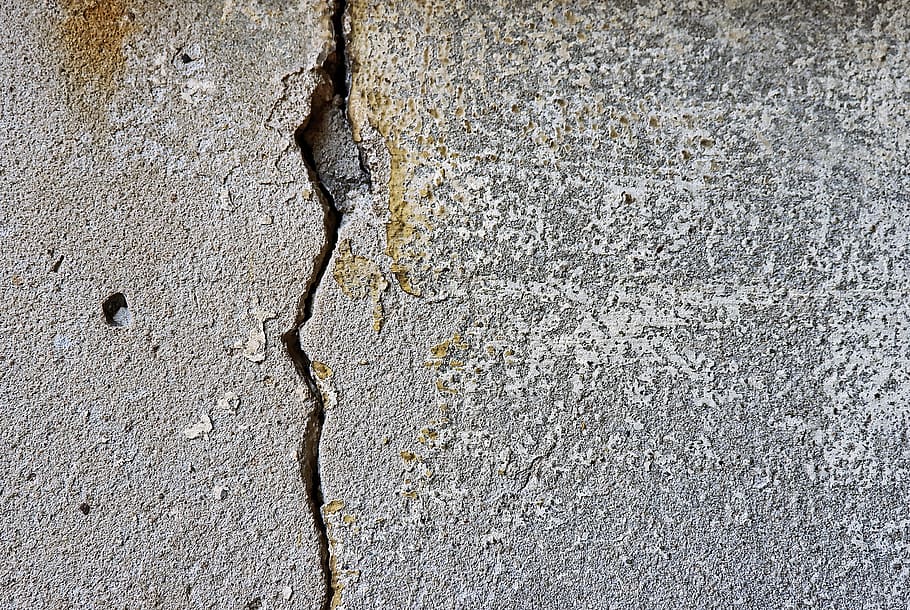 2. Vì sao bê tông dễ bị nứt và cần công nghệ tự phục hồi?