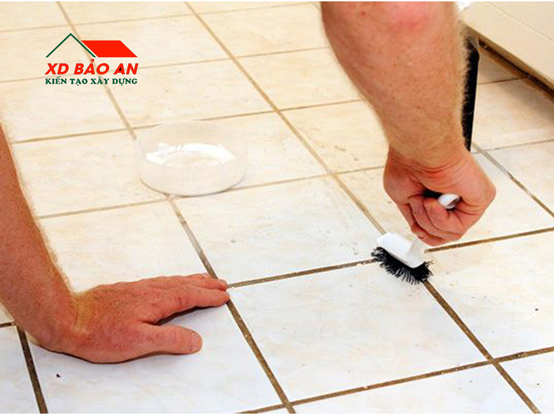 3. Gạch men bị ố màu sau một năm – làm sao để phòng tránh?