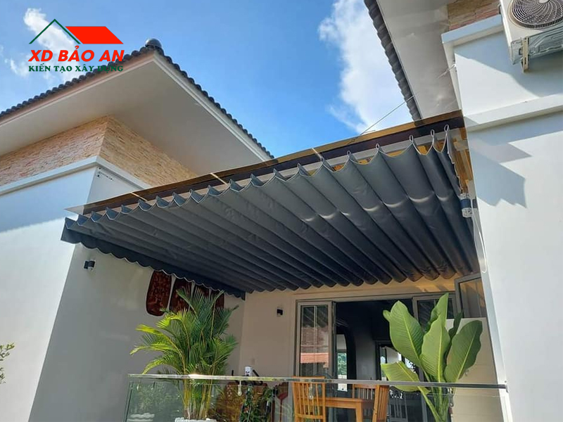 Lắp mái che ban công có giảm nhiệt không? Giải đáp chi tiết và khoa học 2 1. Lắp mái che ban công có giảm nhiệt không? – Câu trả lời là CÓ