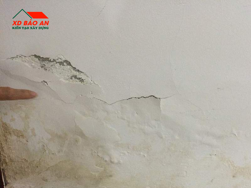 3. Dấu hiệu nhận biết tường bị thấm nước mùa mưa