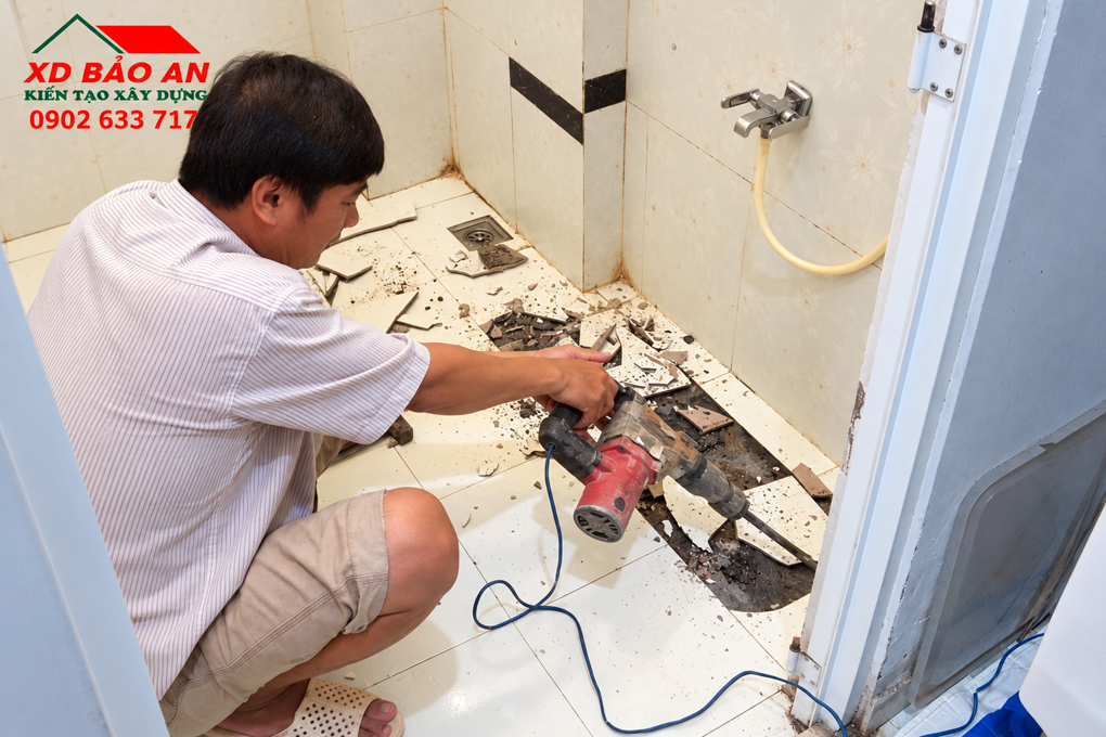 Chống thấm nhà vệ sinh khi cải tạo: Trình tự thi công 3 Tháo thiết bị nhà vệ sinh cần tháo dỡ